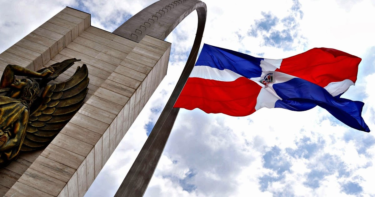 Plaza a la bandera dominicana
