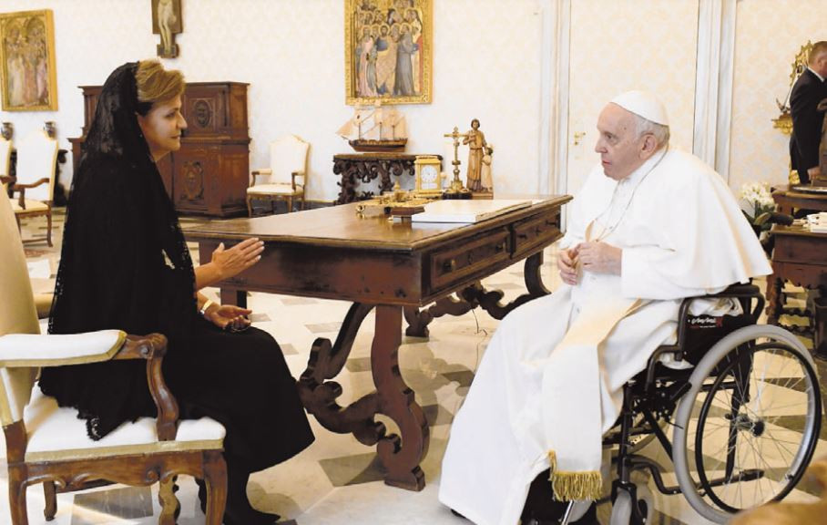 Vicepresidenta Raquel Pena se reune con el papa Francisco