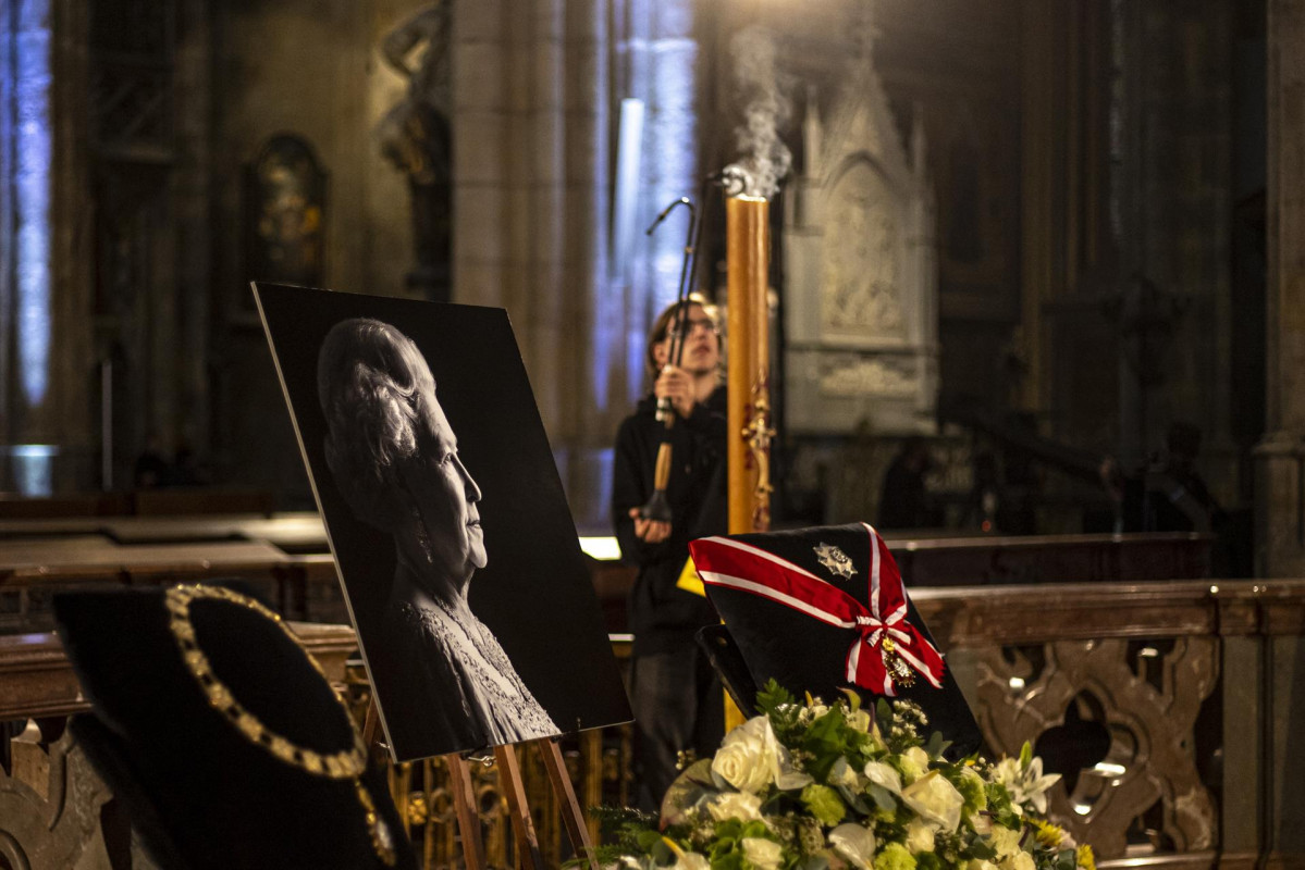 Isabel II sera enterrada junto al duque de Edimburgo el lunes en Windsor