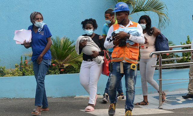 Parturientas haitianas desbordan maternidad centros de santiago