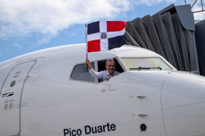 Abinader encabeza lanzamiento de linea aerea dominicana arajet 622f735b4999f 696x464 1