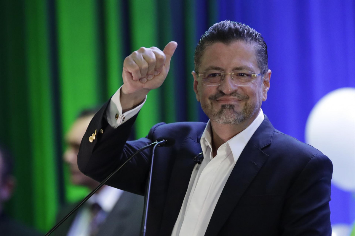 Costa rica elige como presidente al economista rodrigo chaves 624ac86f4fe3e